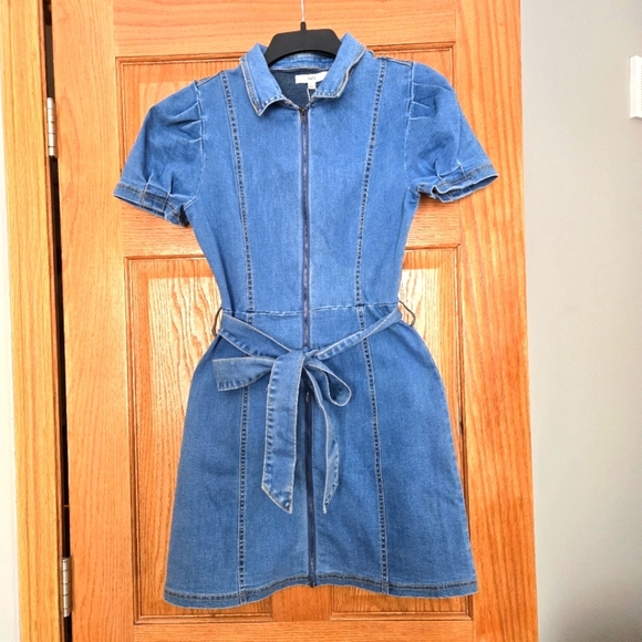 Denim Mini Dress with Puff Sleeves Zip Down With Belt by Fate - Small - Picture 1 of 9